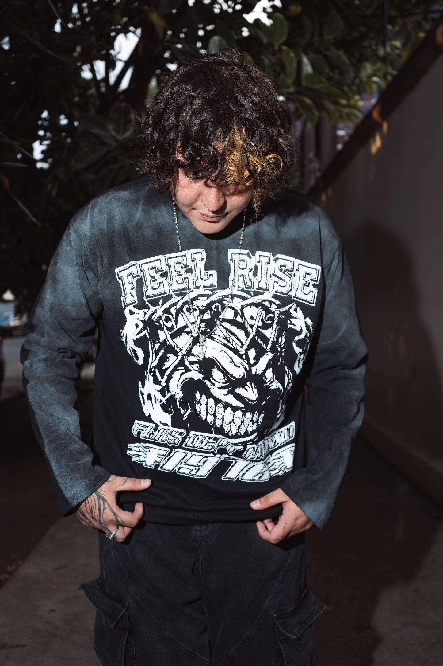 Playera manga larga "ART DEALER"